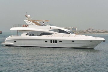 Private Luxury Yacht: Cruising along Dubai Marina, Atlantis and Burj Al Arab