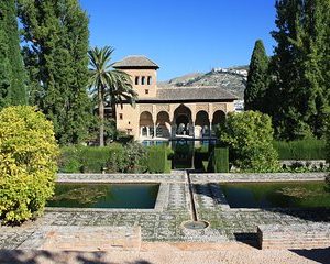 4-Day Guided Tour Cordoba, Seville, Granada and Toledo from Madrid