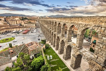 PRIVATE and Exclusive Full Day Tour to Segovia and Avila from Madrid with Lunch