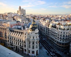 Exclusive Private Guided Tour through the Architecture of Madrid with a Local