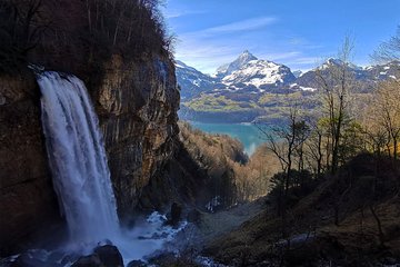 From Zurich: Breathtaking waterfall and lakes private tour