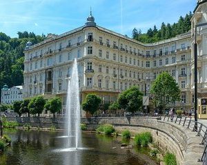 Private Transfer from Prague to Karlovy Vary, English-speaking driver