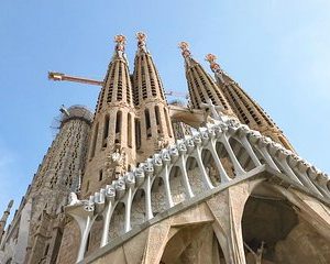 Private tour of the Sagrada Familia, with fast access and pick-up at the hotel.