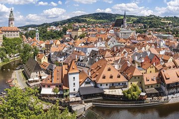 Transfer from Prague to Cesky Krumlov: Private daytrip with 2h for sightseeing