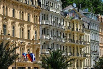 Transfer from Prague to Karlovy Vary: Private daytrip with 2h for sightseeing