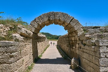 4-Day Corinth Canal/Epidaurus/Nafplio/Mycenae, Ancient Olympia, Delphi, Meteora