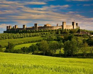 Discover Tuscany from Rome: private tour