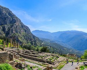 Full-Day Private Arachova and Delphi Tour from Athens