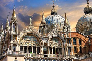 Venice LUXURY Private Day Tour with Gondola ride - from Rome